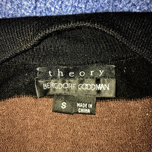 Bergdorf Goodman Theory Thin Striped Sweater - Picture 2 of 2